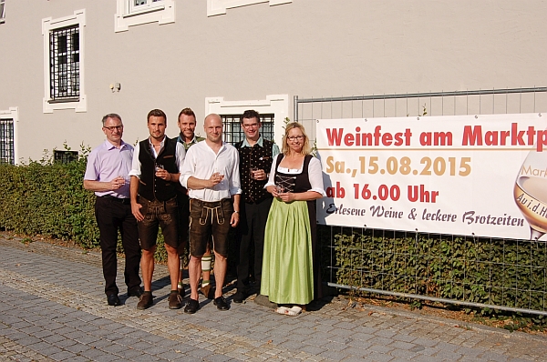 Auf dem Foto v.l.n.r.: Stefan Stubenvoll, Michael Huber, Johannes Bauer, Stefan Schaipp, Bürgermeister Karl Ecker, Petra Roggenbuck